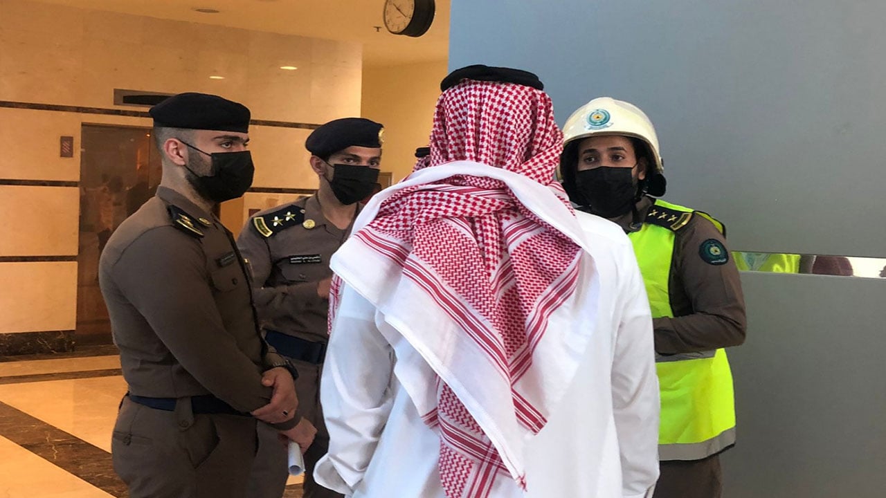 بالصور.. "الوطني للأرصاد" ينفذ تجربة إخلاء لمقره الرئيسي بجدة