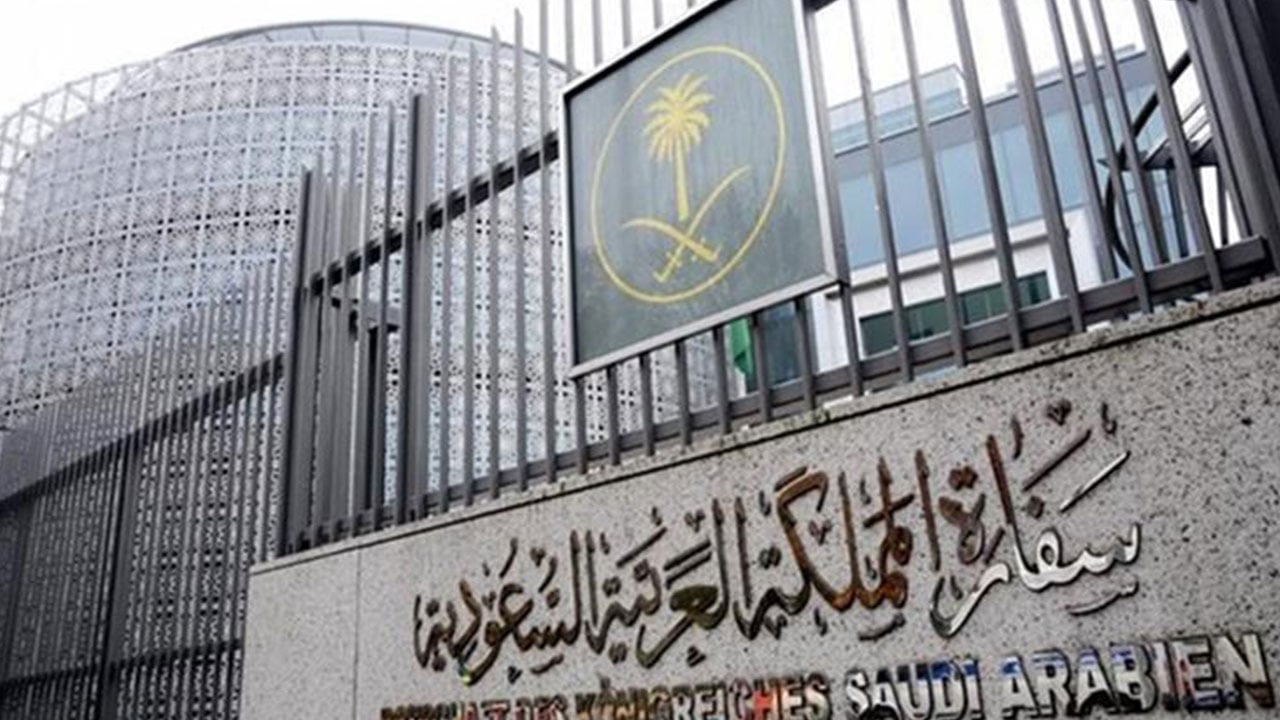 السفارة السعودية بالكويت تدعو المواطنين لتسجيل بياناتهم بموقع الخارجية