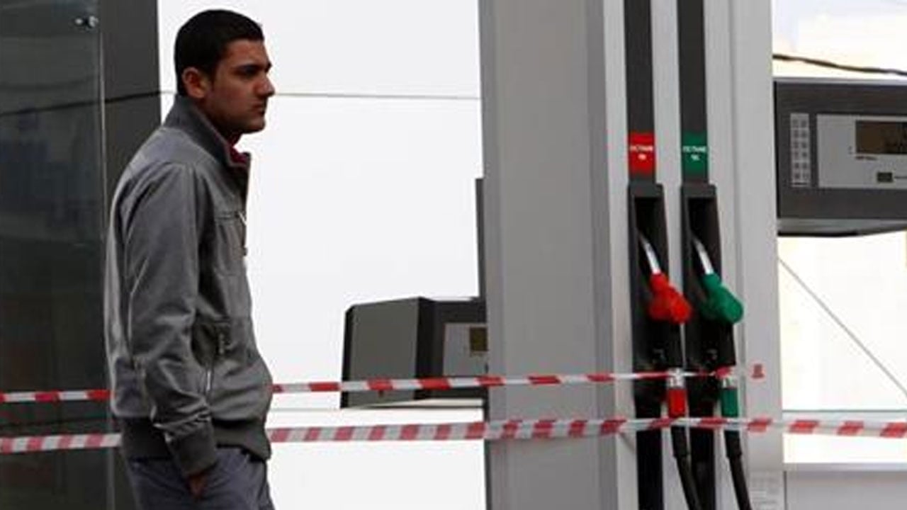 لبنان يرفع الوقود حوالي 40% ويعلن الأسعار الجديدة