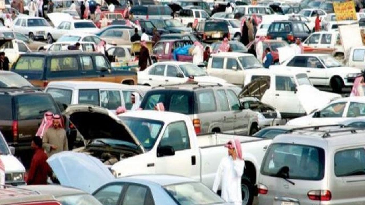 لماذا ترتفع أسعار السيارات في السعودية مقارنة بالأسواق الخليجية؟.. خبير يوضح