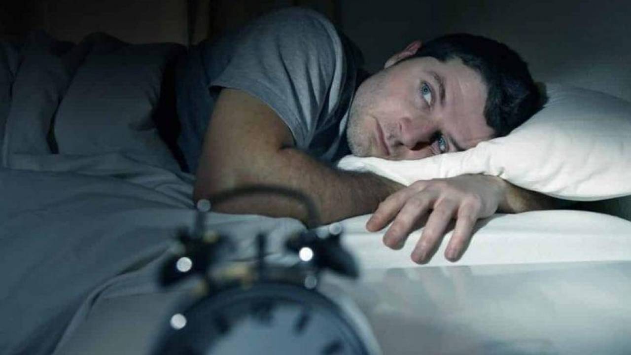 7 أطعمة تحارب صعوبات النوم ونصائح لمواجهة التوتر.. تعرف عليهما