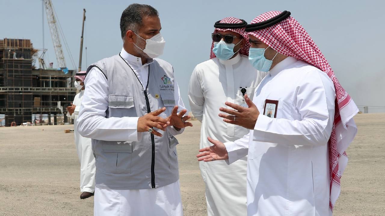 وزير الرياضة يتابع تطورات مشروع الفورمولا1 رفقة هيئة تطوير مكة