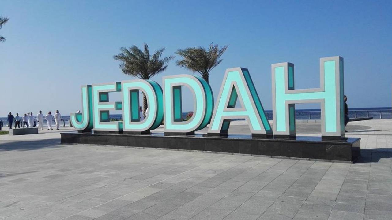بالفيديو.. احتفالات واسعة للمواطنين والمقيمين في كورنيش جدة باليوم الوطني الـ91
