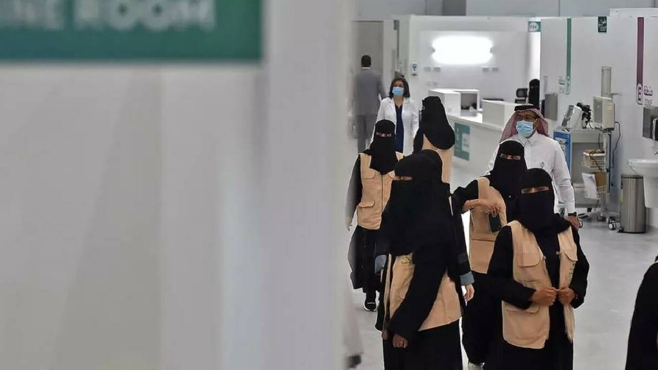 ممرضات يهملن أحوال المرضى بمركز صحي.. و«الصحة» تتفاعل