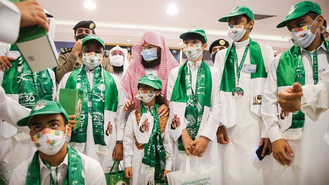 السديس يوجه بتوظيف عدد من أبناء شهداء الواجب برئاسة شؤون الحرمين