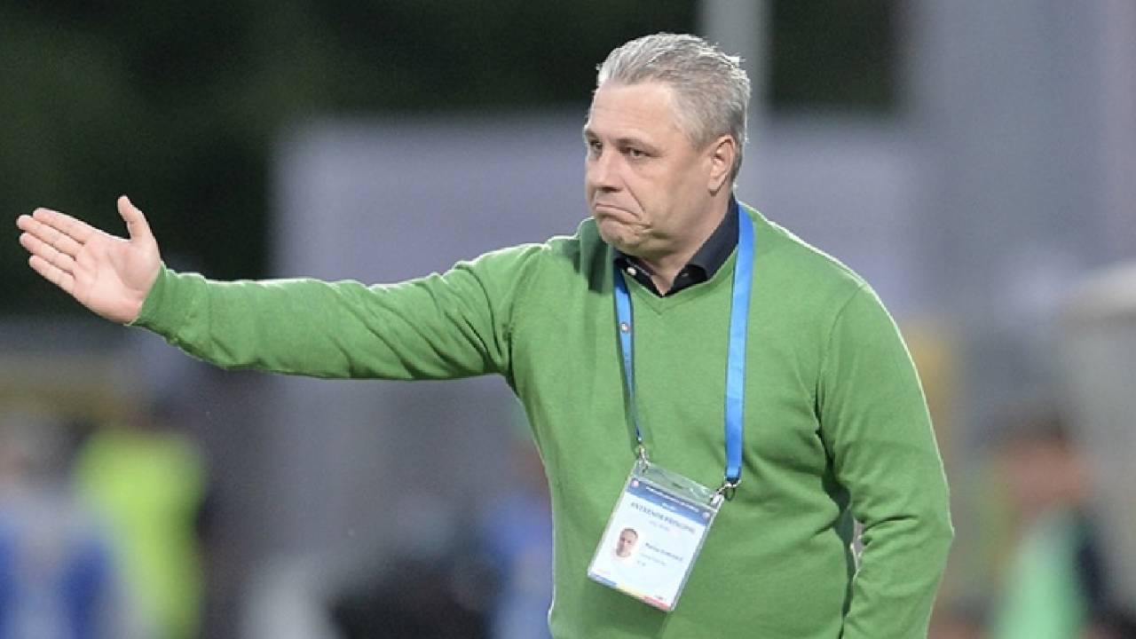 سوموديكا يقترب.. هل يدق ديربي جدة المسمار الأخير في نعش هاسي؟