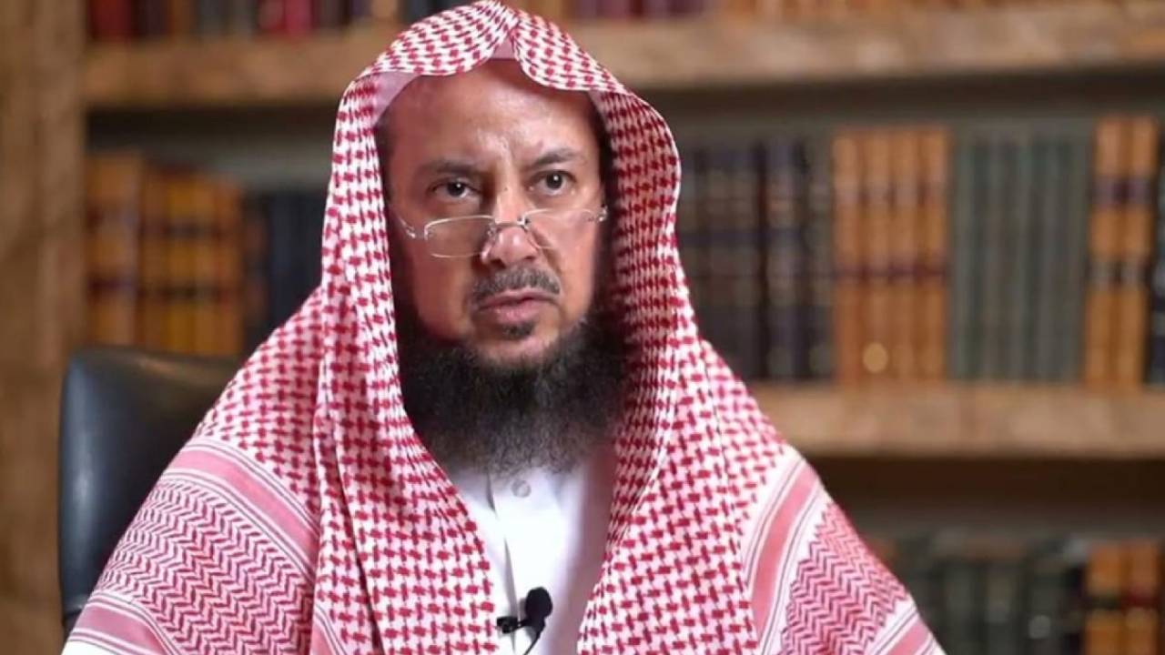بالفيديو.. عضو  هيئة كبار العلماء يوضح حكم شراء الذهب بواسطة الإنترنت