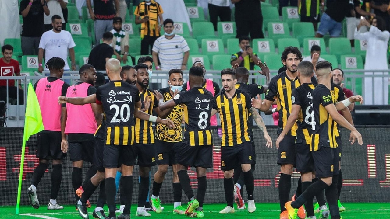 ملك الـ«أسيست».. كورونادو يُزين صدارة الاتحاد برقم لافت
