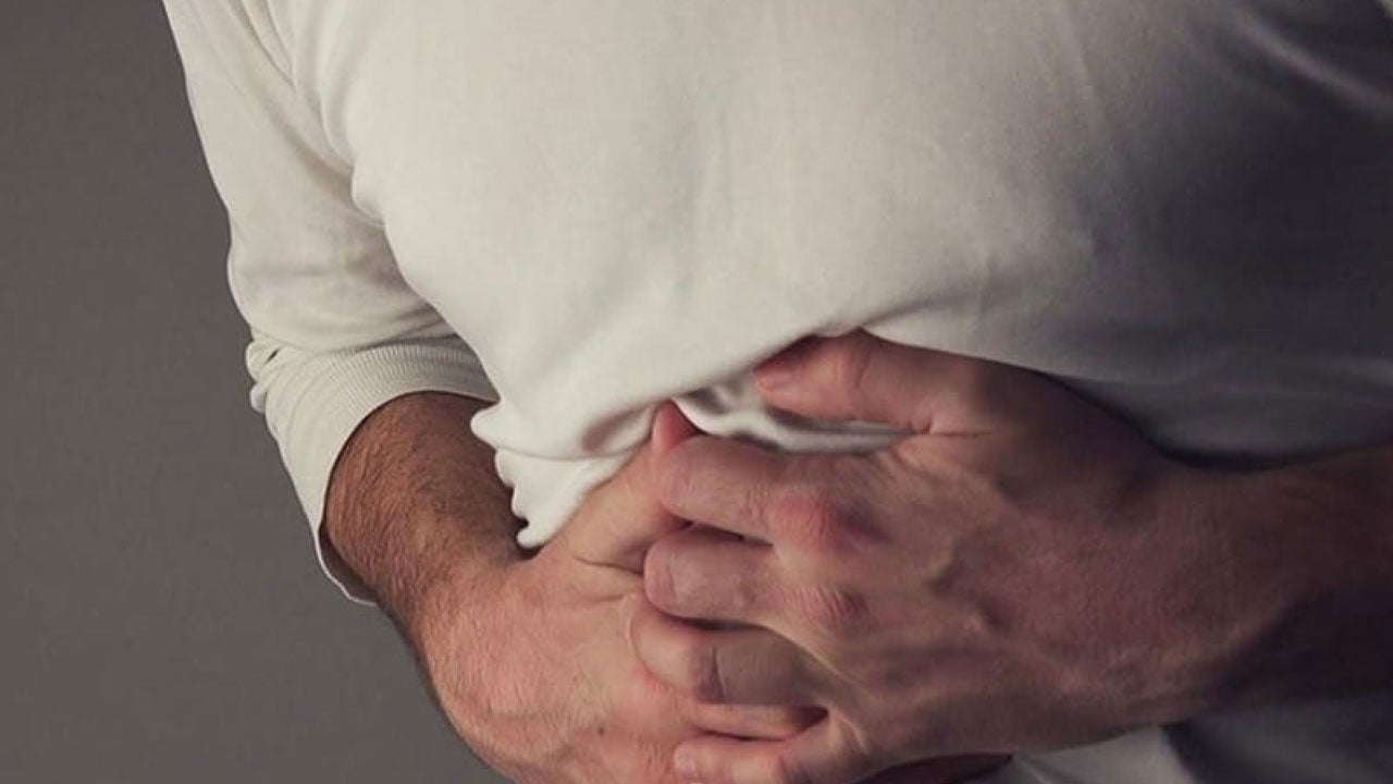 أبرز الأسباب وراء آلام الجزء العلوي من البطن