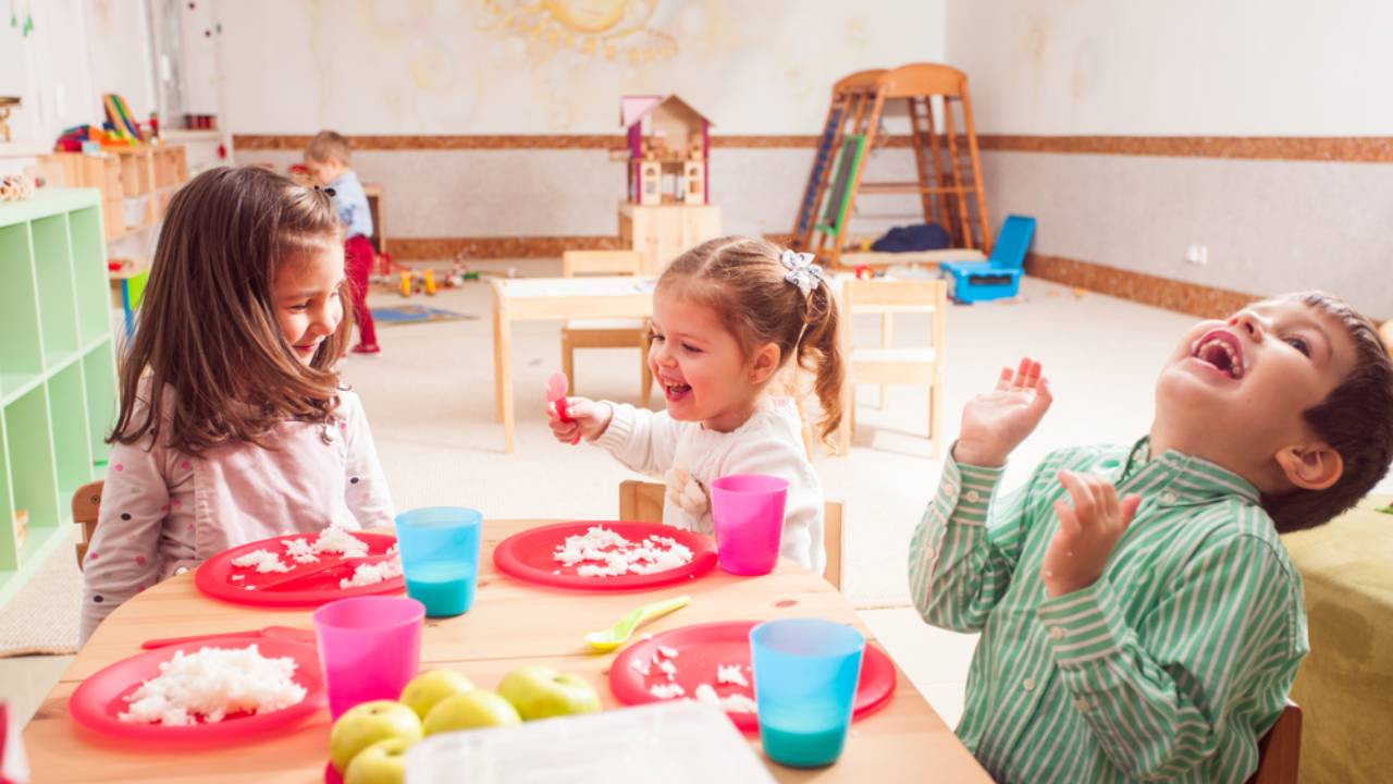 كيف تحمي طفلك من حساسية الطعام في المدرسة؟
