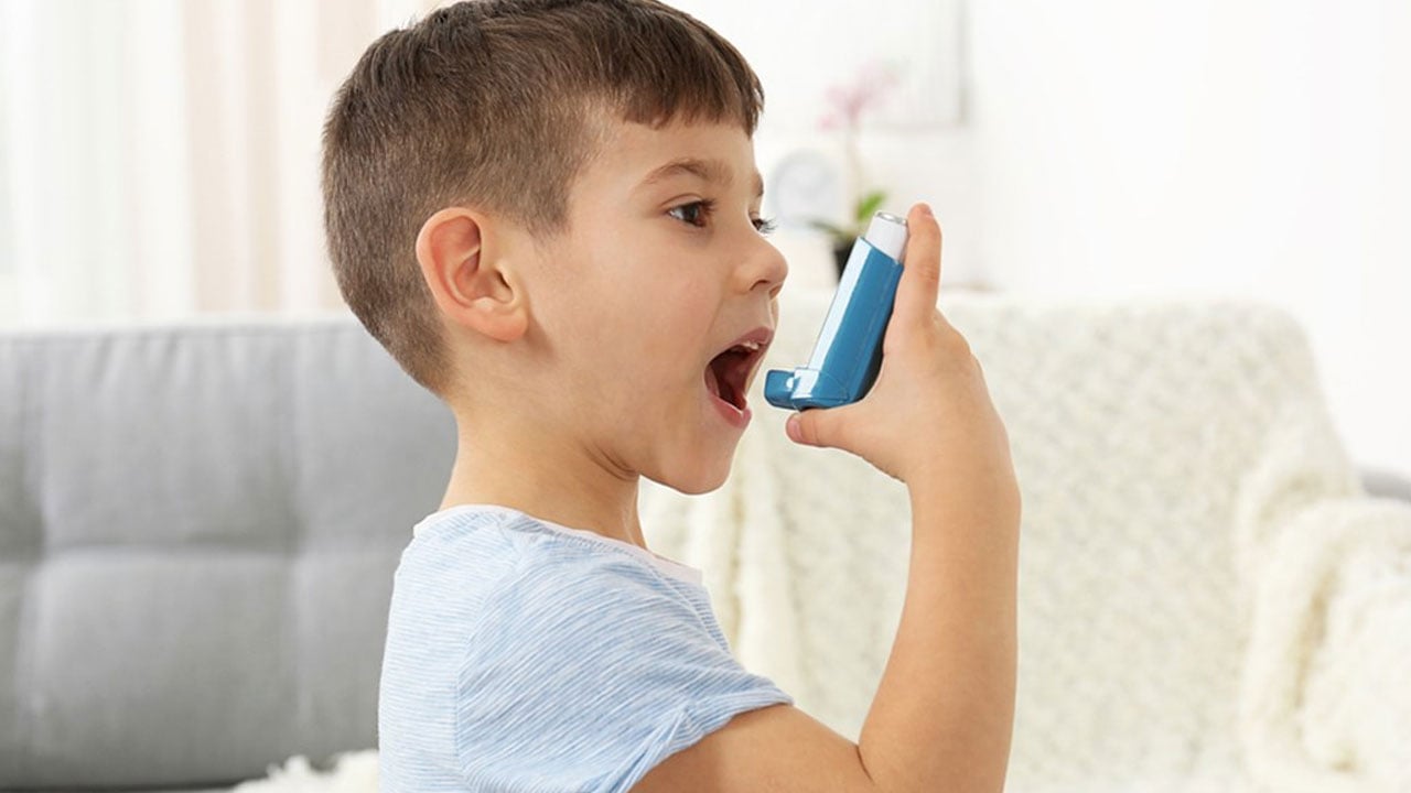 9 خطوات هامة عند استخدام بخاخ الربو للأطفال