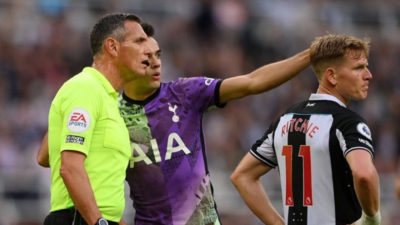 الجماهير هتفت «توقفوا».. لاعب توتنهام يكشف تفاصيل أزمة لقاء نيوكاسل وتوتنهام