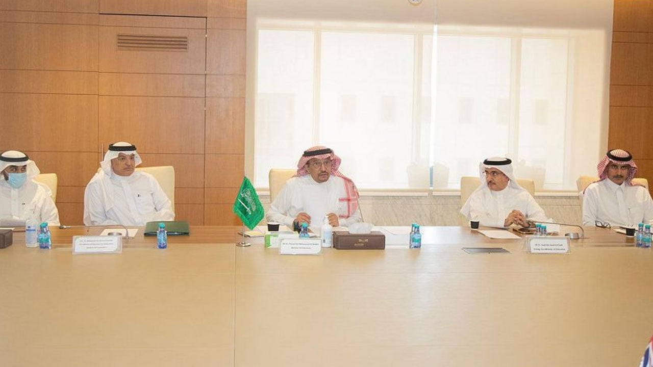 «الاعتراف بالمؤهلات» يتصدر لقاء وزير التعليم ومسؤول بريطاني