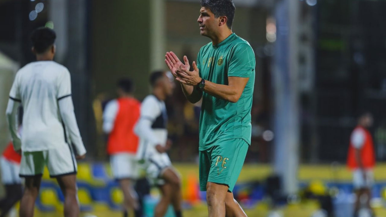 الهلال يخشى التفوق التاريخي لمدرب النصر قبل ديربي «الآسيوية»