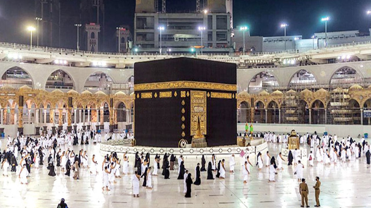 من تعليق العمرة والصلاة للعودة بكامل الطاقة.. 3 مراحل للتصدي لكورونا بالمسجد الحرام