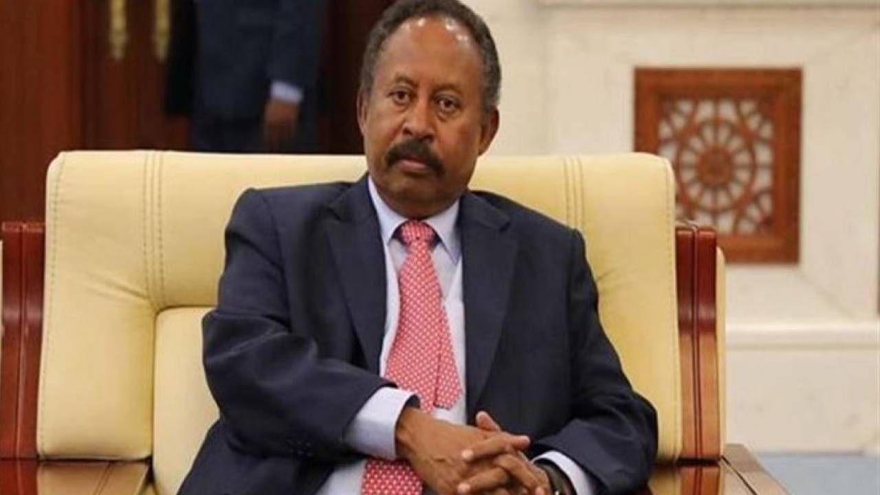 مكتب رئيس وزراء السودان: ما حدث يمثل تمزيقًا للوثيقة الدستورية