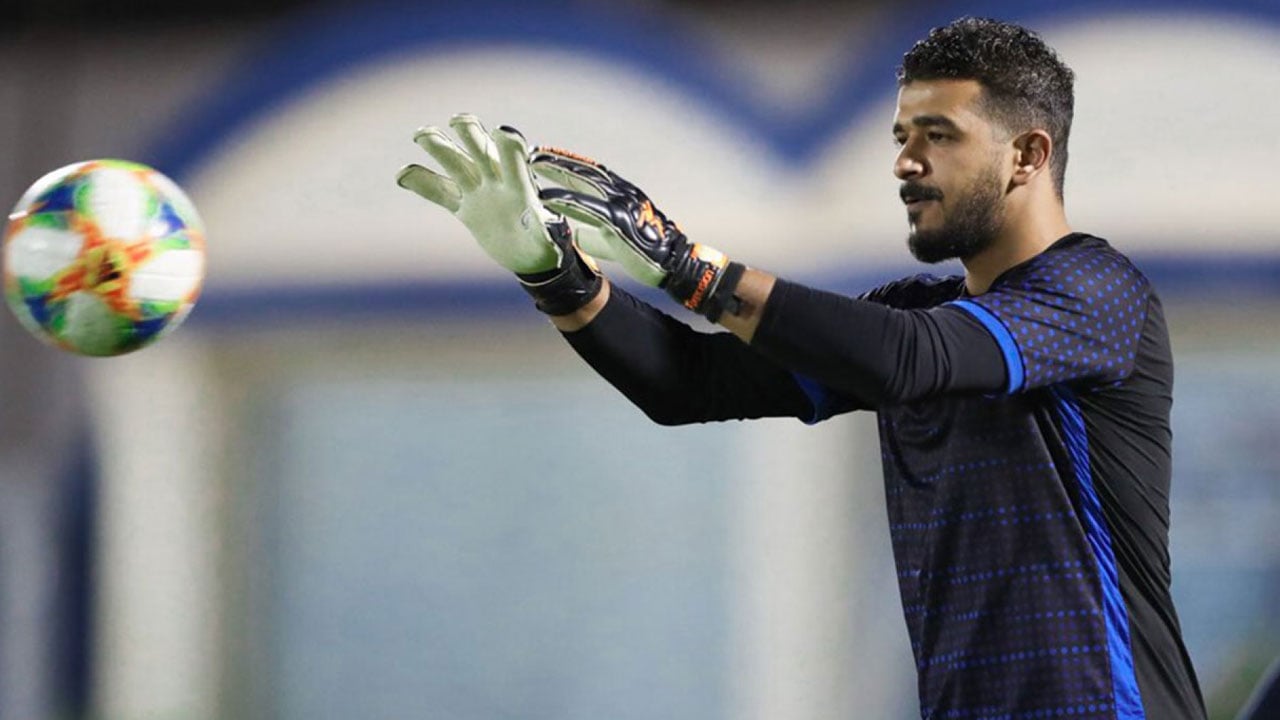 حارس الهلال المعيوف يبحث عن رقم قياسي أمام الأهلي