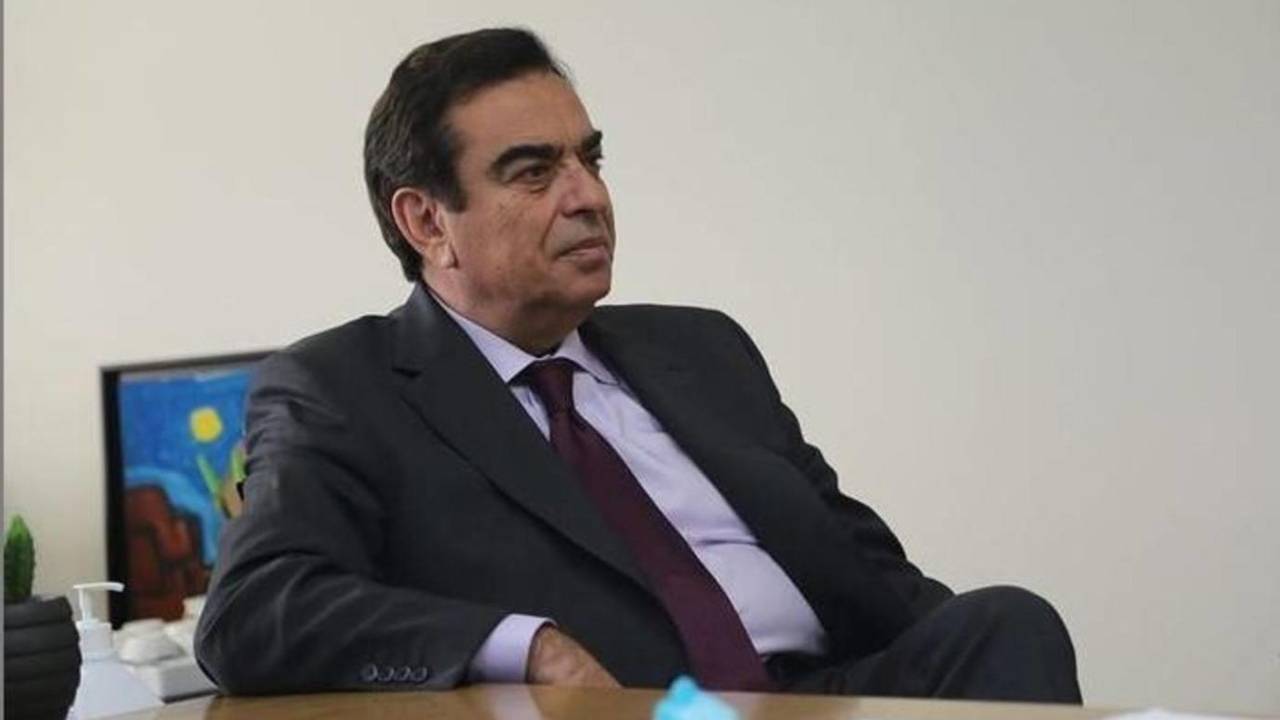 نائب لبناني يطالب جورج قرداحي بالاستقالة.. ويهدِّده بسحب الثقة البرلمانية