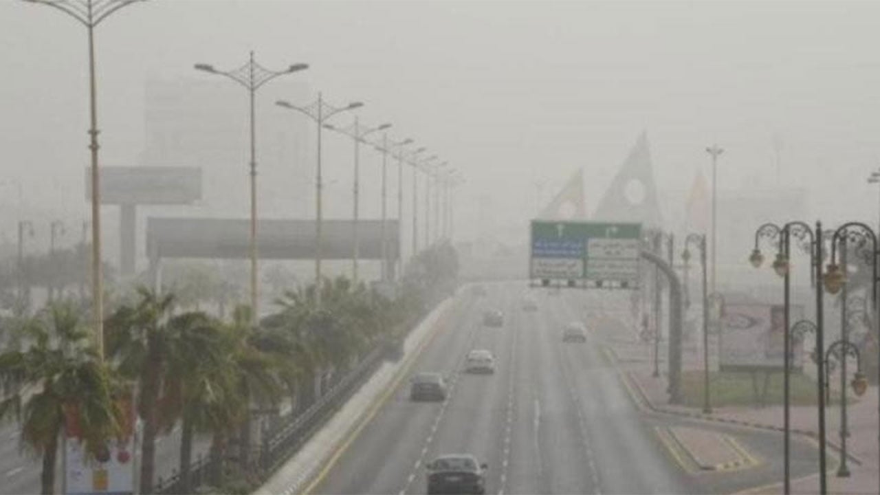 الأرصاد ينبه من ضباب وتدن في الرؤية على منطقة جازان
