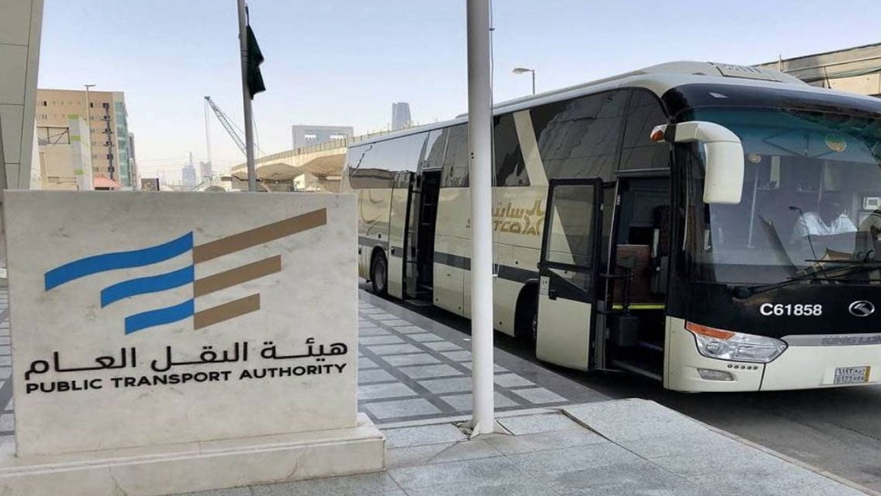 النقل العام تعلن موعد تطبيق الرصد الآلي لمخالفات سيارات الأجرة.. والبداية بالرياض