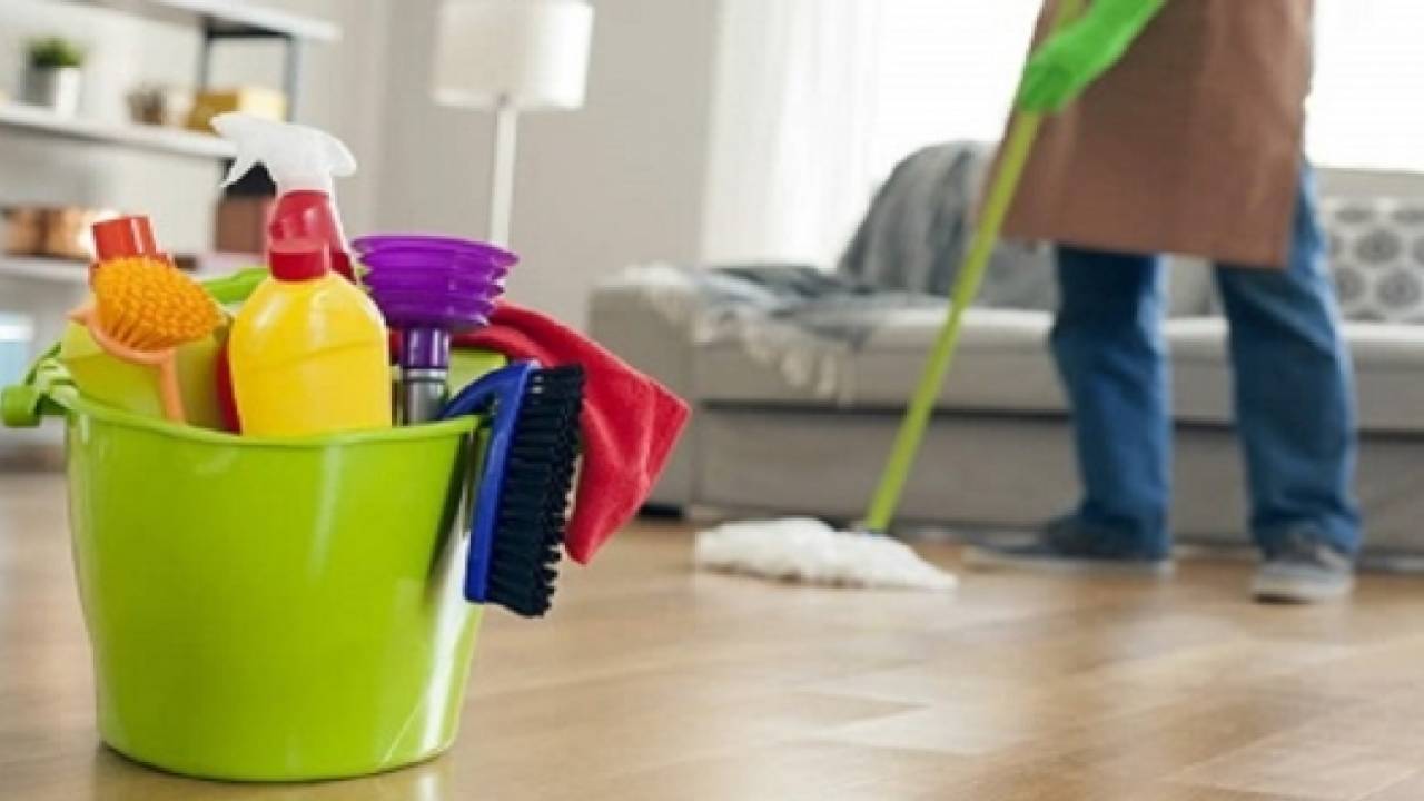 6 أشياء يجب عدم تنظيفها بالماء داخل المنزل... تعرف عليها