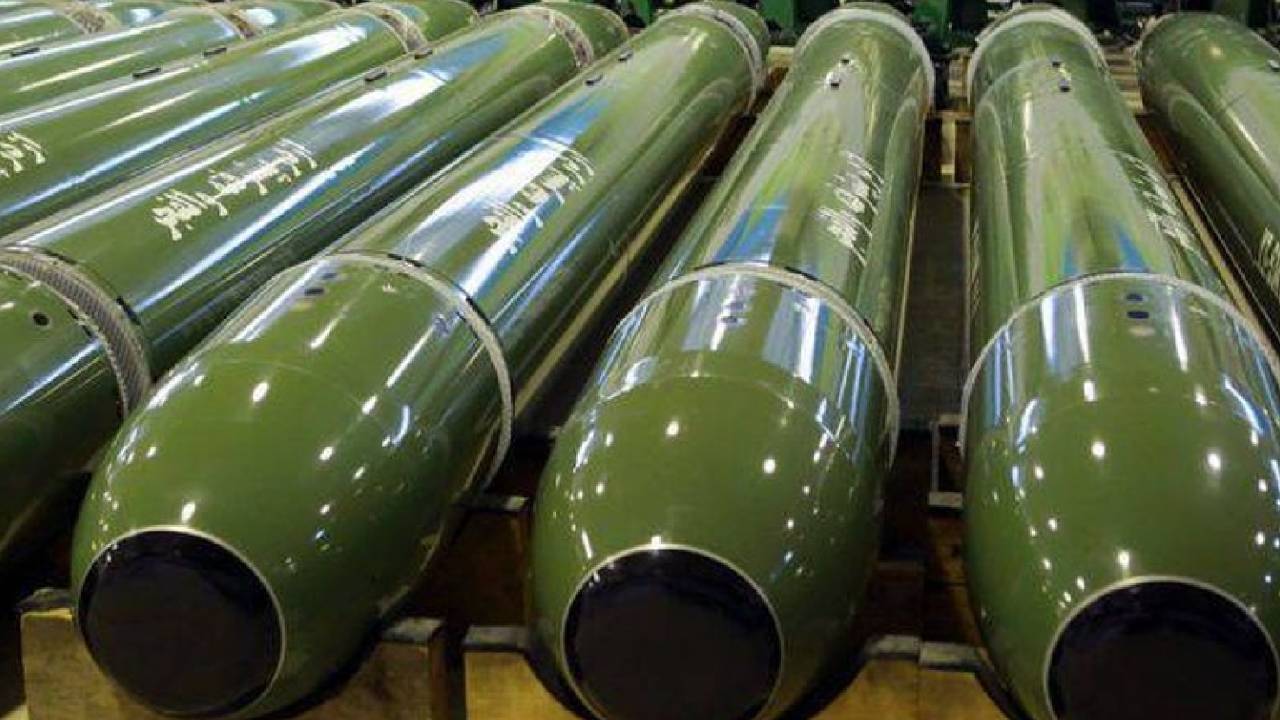 إيران تجري مناورات عسكرية ضخمة على حدود باكستان