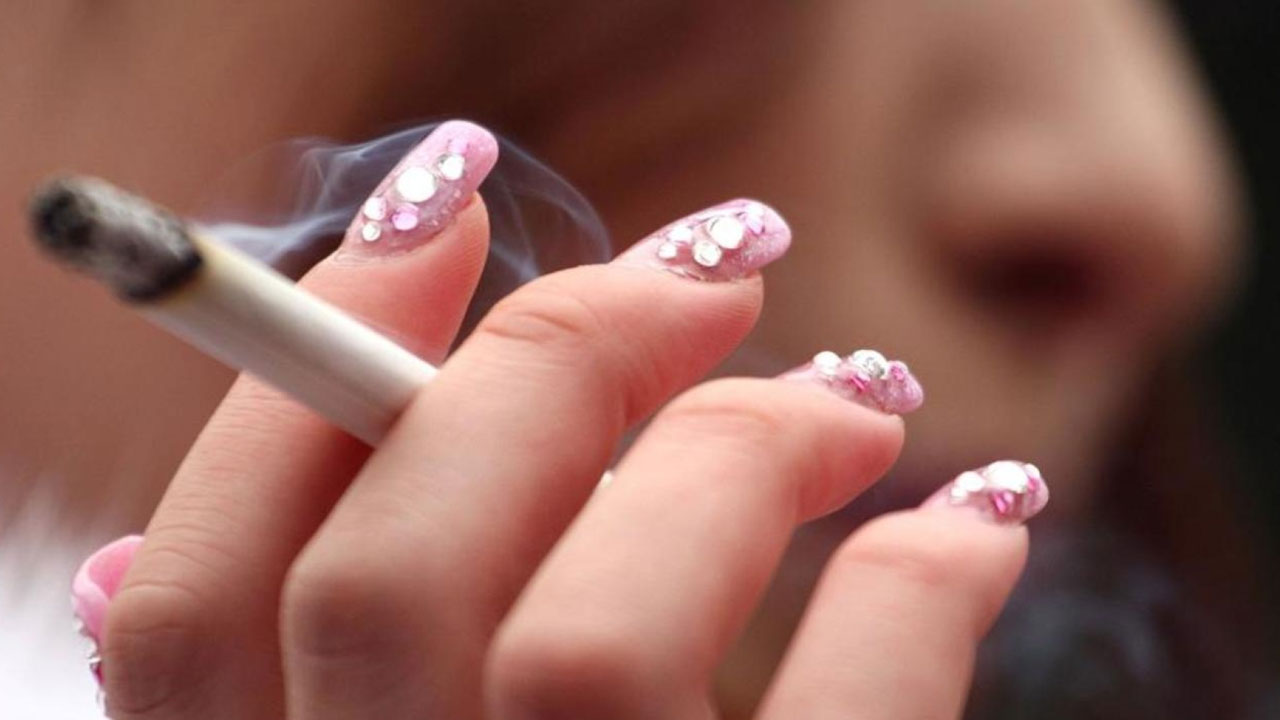 لجنة مكافحة التبغ تكشف عن آثار «مدمرة» للتدخين على النساء