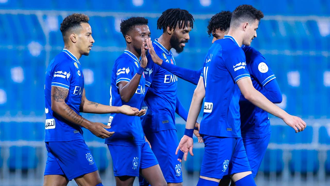 الهلال يمطر شباك الطائي برباعية قبل النهائي الآسيوي
