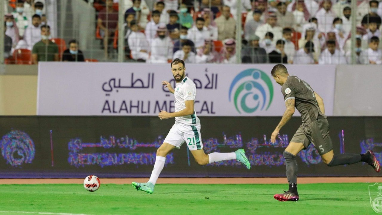 أزمة النقاز وضربة جزاء «النموذجي».. «الانضباط» تتخذ إجراءات في احتجاج ناديي الهلال والفتح