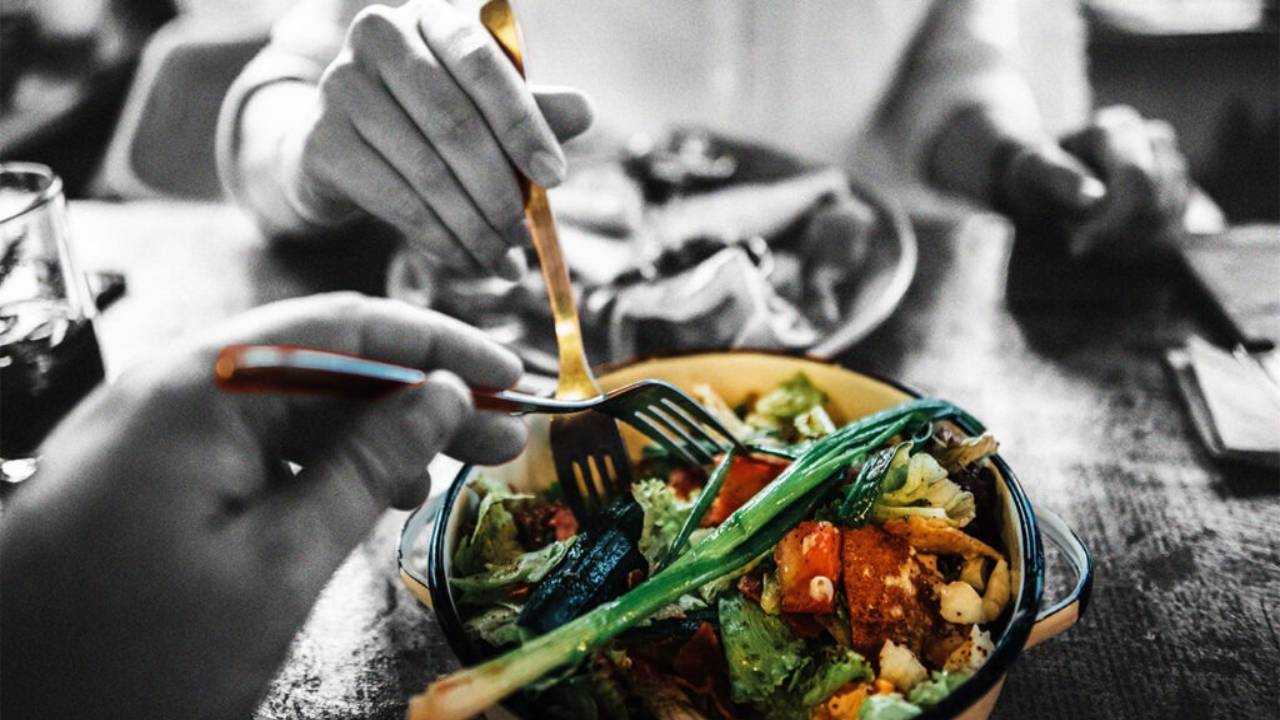 هذه الأطعمة ترفع مخاطر الإصابة بالخرف.. احذرها