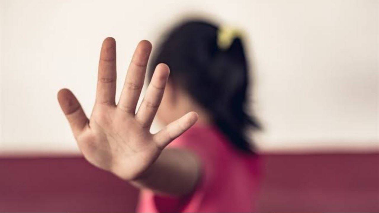مطالبات بالقبض على شخص تحرش بطفلة.. و«العنف الأسري» يتفاعل