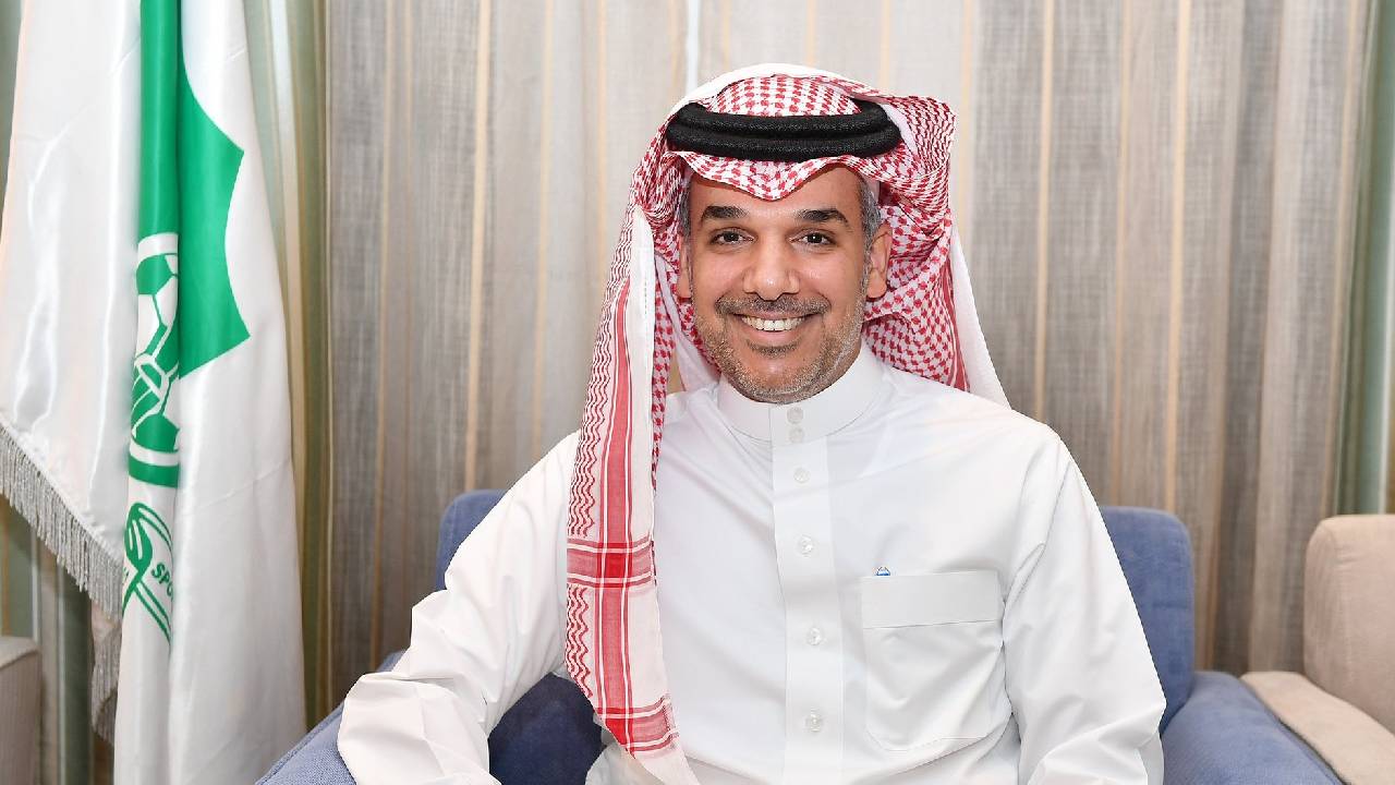 ماجد النفيعي يبعث رسالة مهمة إلى جمهور الأهلي.. ويتجاهل «المتلونين»