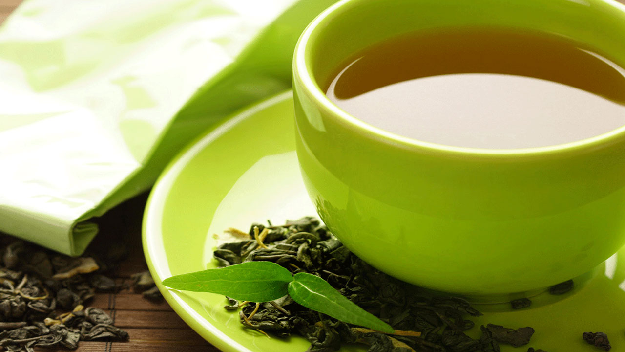 4 طرق لاستخدام الشاي الأخضر لحماية البشرة
