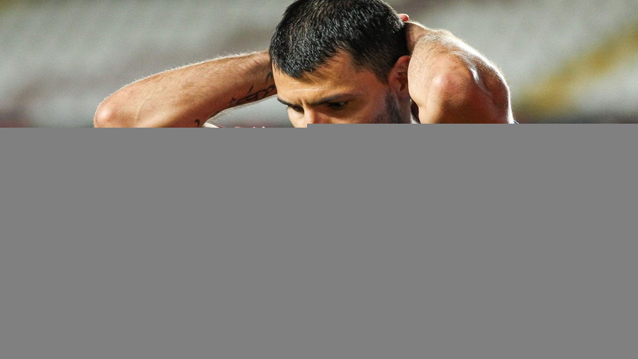 برشلونة يكشف رسميًا موقف أجويرو من اعتزال كرة القدم بسبب «القلب»