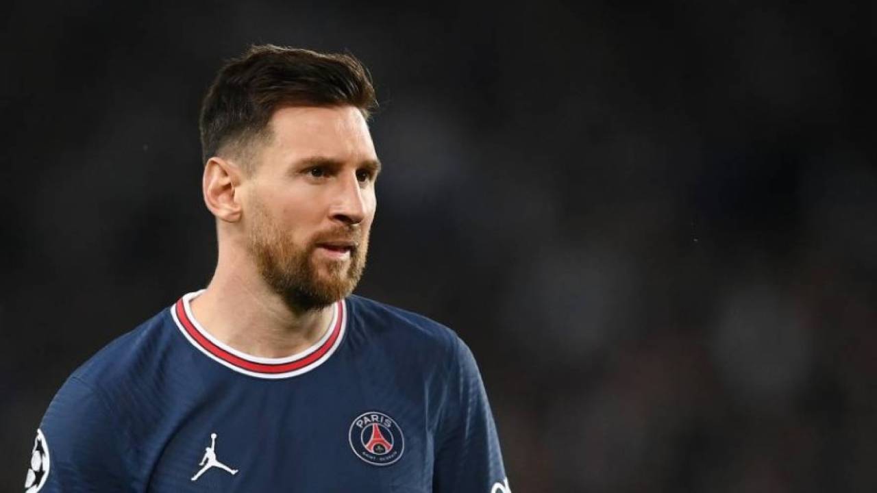 «ميسي» يعلق على منافسة «رونالدو» وموقف مانشستر يونايتد في الدوري الإنجليزي