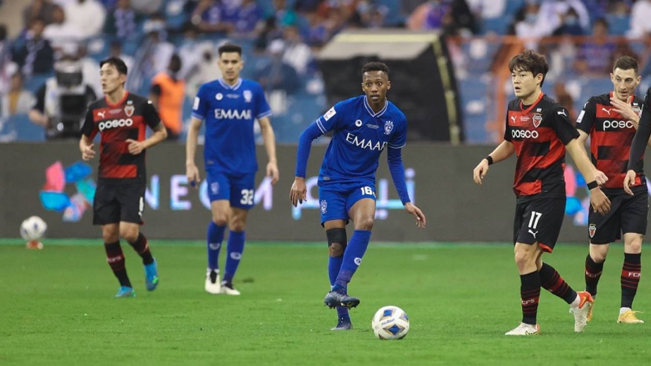 قذيفة الدوسري تمنح الهلال التقدم في الشوط الأول بنهائي آسيا