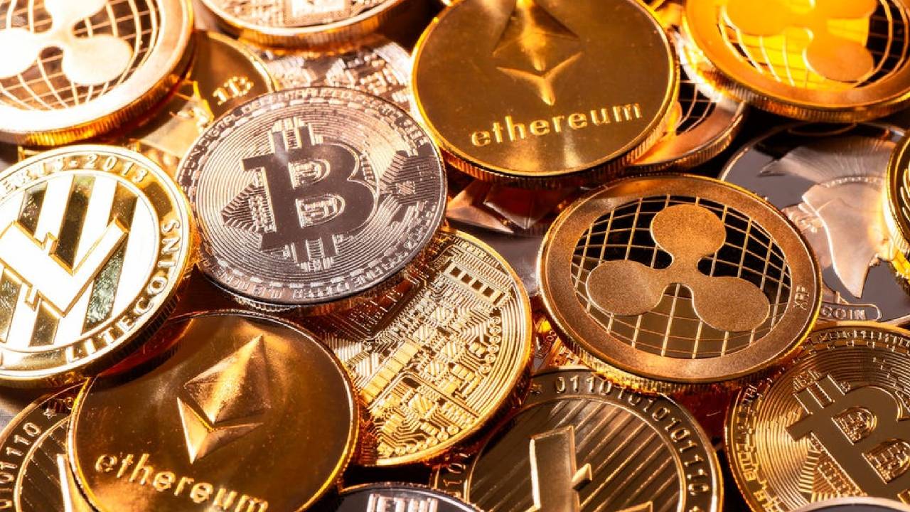 انهيار جماعي للعملات الرقمية المشفرة.. وبيتكوين أسفل 35 ألف دولار

