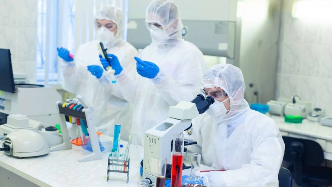 علماء بجامعة هونج كونج يحددون خصائص متحور «أوميكرون»