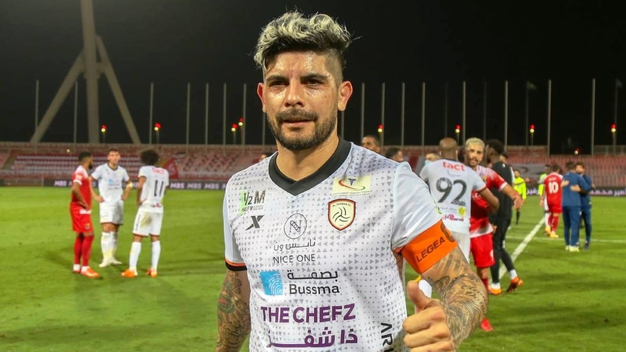 «الشباب» يوضح حقيقة رحيل بانيجا
