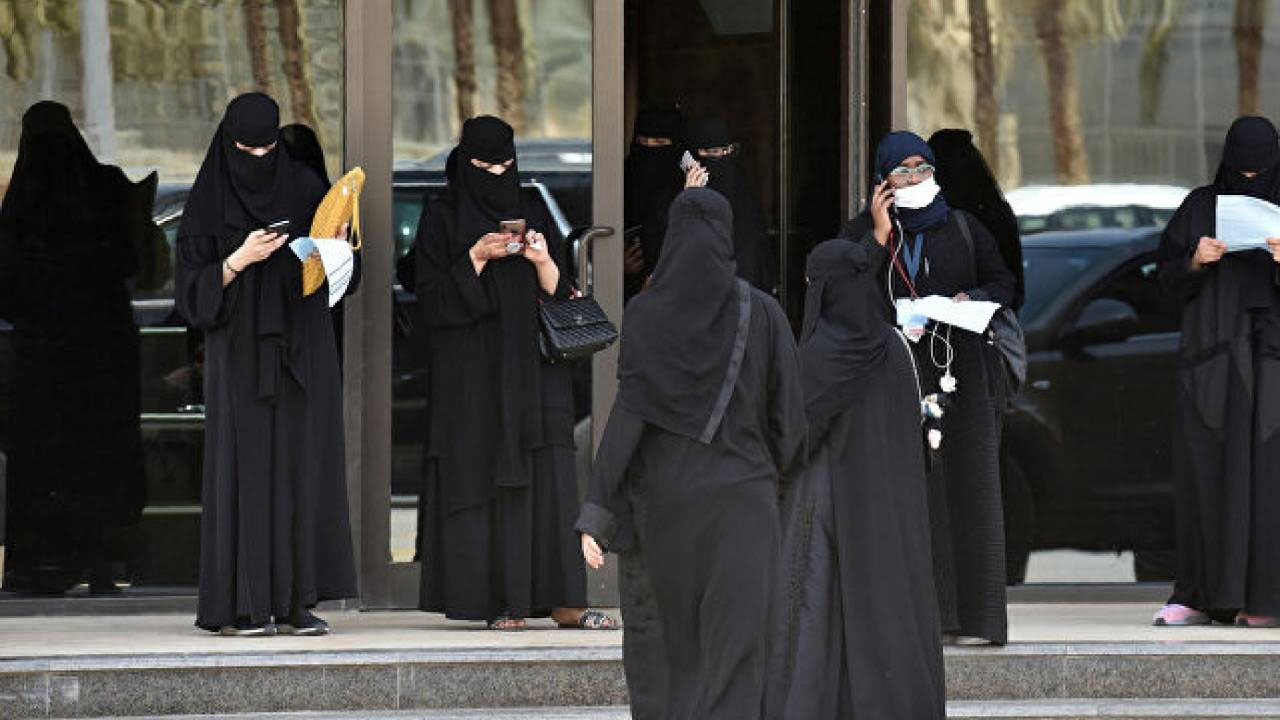 بالفيديو.. محام يكشف عن سبب كون النساء أكثر ضحايا التستر