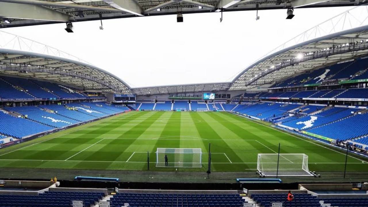 «يويفا» يلغي مباراة توتنهام ورين بدوري المؤتمر الأوروبي