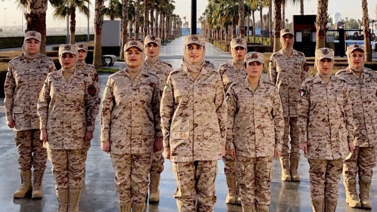 الكويت.. فتح باب التسجيل أمام النساء للالتحاق بالجيش لأول مرة