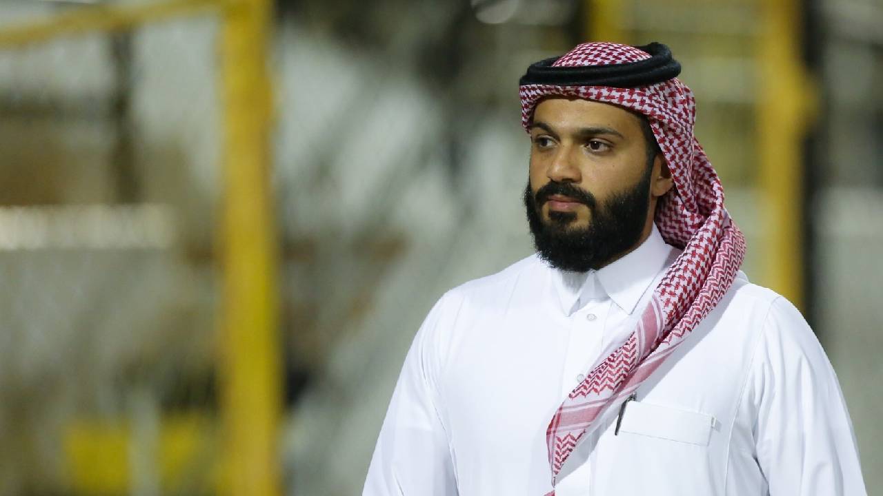 تعليق ناري من أنمار الحائلي بعد تعاقد الاتحاد مع عبد الرزاق حمدالله