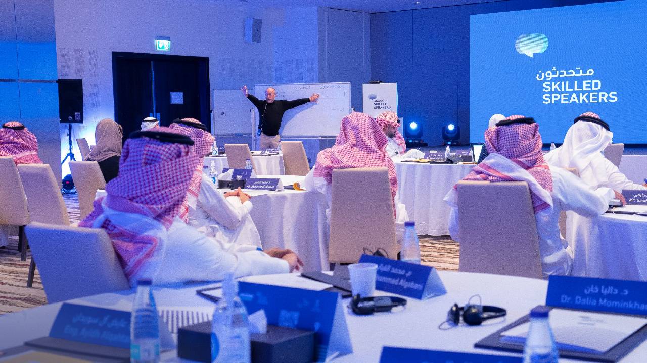 بالفيديو.. «القحطاني» يكشف عن أهداف وبرامج مشروع «متحدثون»