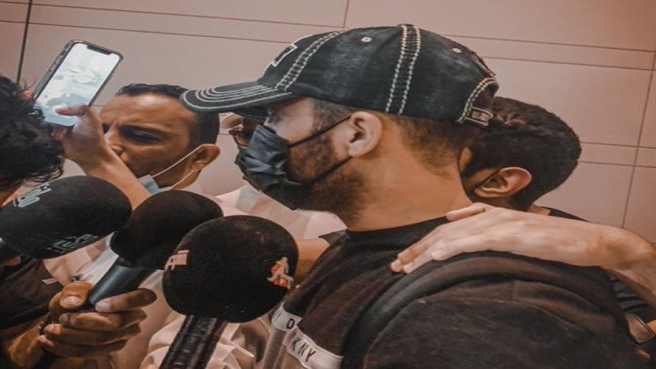 بالفيديو.. عبدالرزاق حمد الله يصل جدة ويوجّه رسالة لجماهير الاتحاد