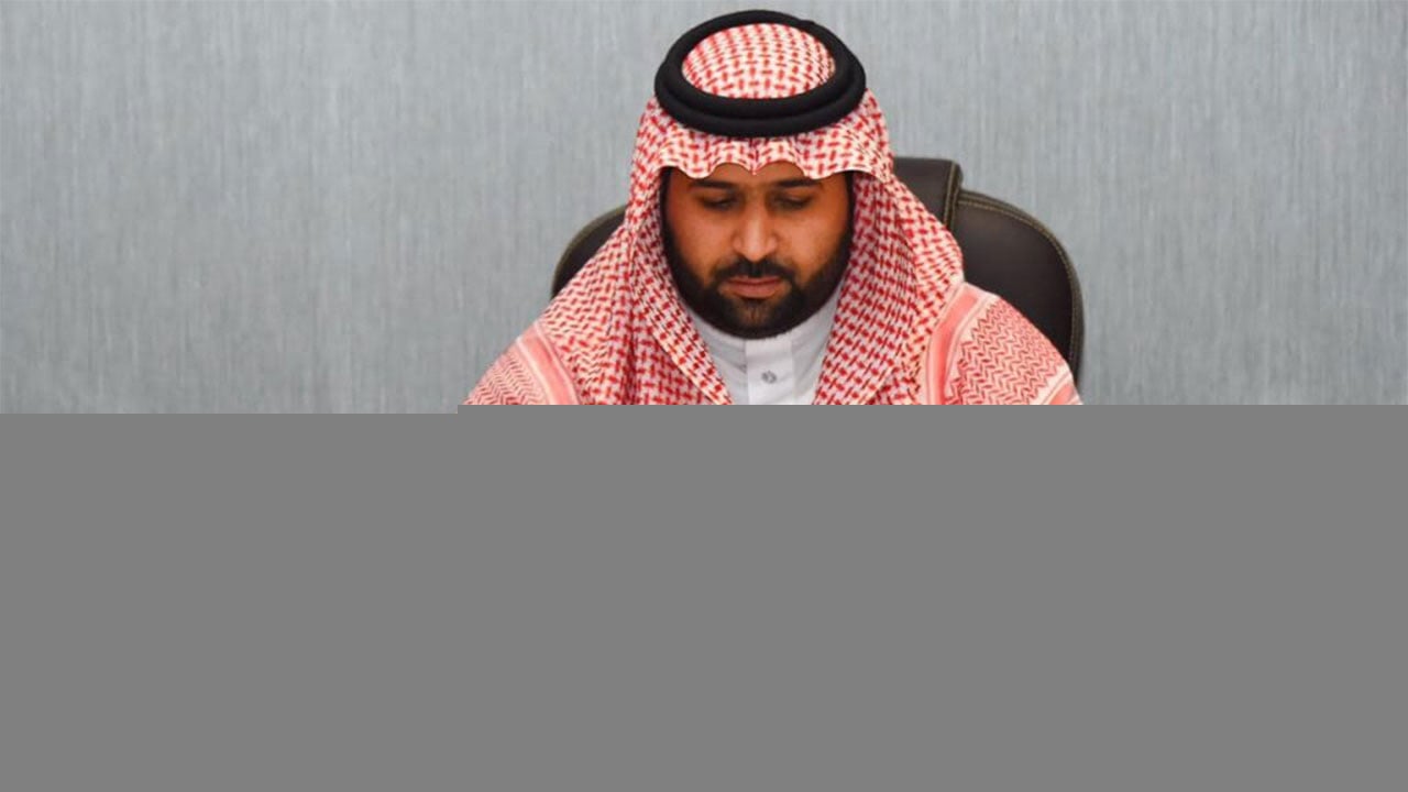نائب أمير جازان ينقل تعازي القيادة لذوي المتوفين جراء سقوط مقذوف عسكري معادٍ بـ«صامطة»
