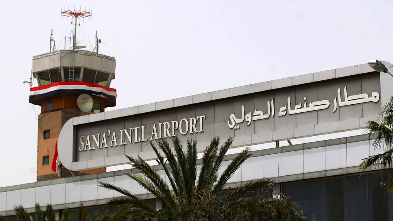 الحوثيون يتراجعون عن تعنتهم بشأن إغلاق مطار صنعاء.. وهبوط 3 طائرات أممية