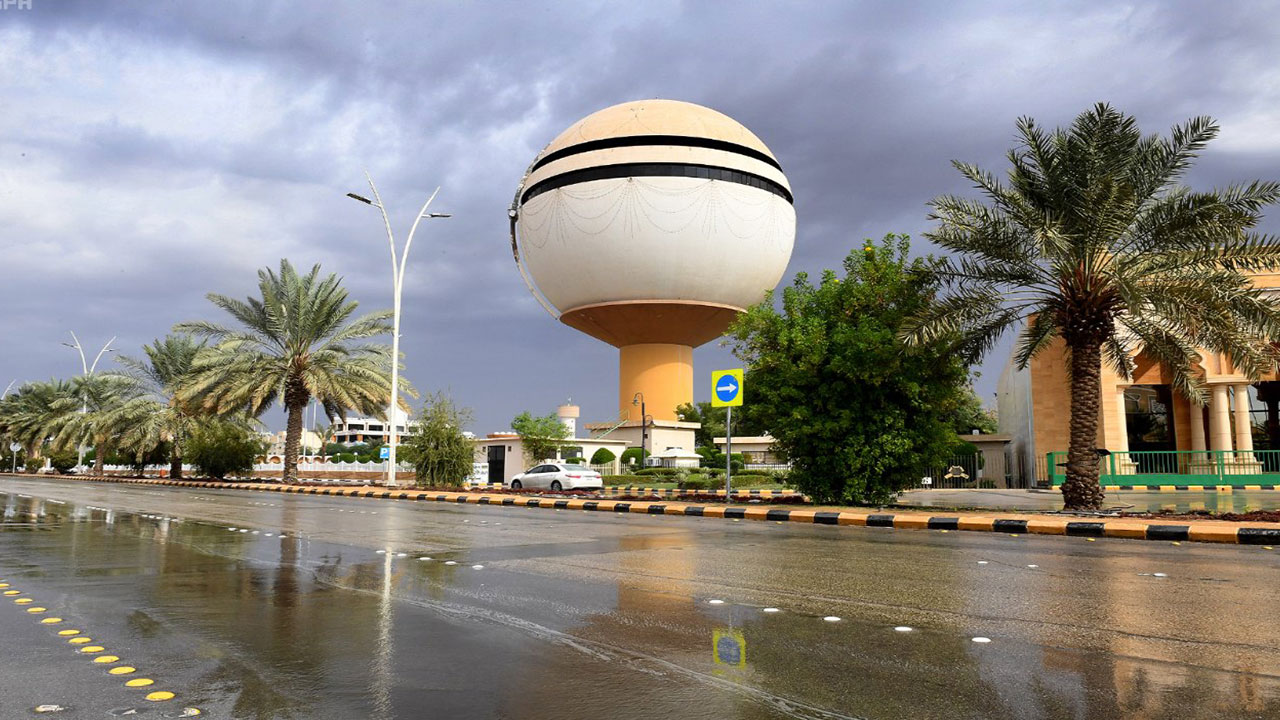 طقس الإثنين.. أمطار رعدية وثلوج وضباب على عدة مناطق