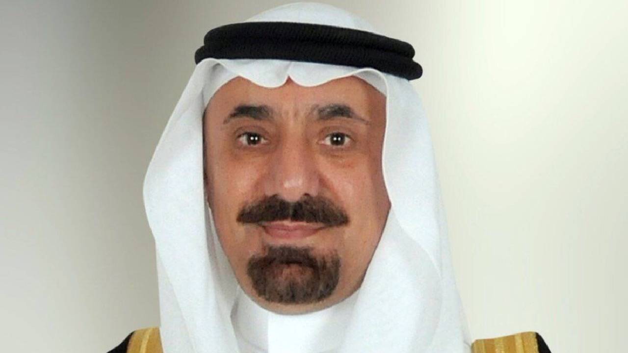 أمير نجران يبحث رفع كفاءة العاملين مع مدير عام معهد الإدارة العامة