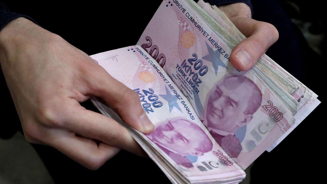 بسبب هبوط الليرة.. توقعات بتجاوز التضخم في تركيا مستوى 30%